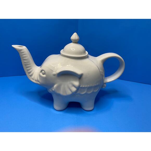White Porcelain Elephant Teapot, Cordon Bleu, Collectible, Good Luck Decor - Picture 2 of 8